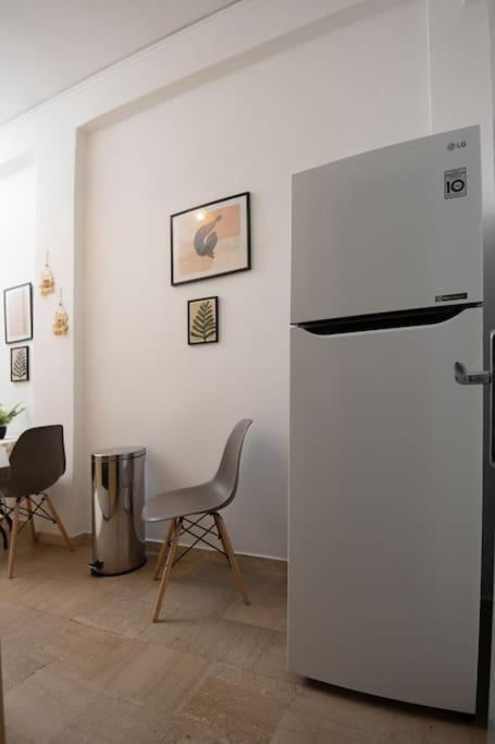 Lovely,Central, Spacious 2-Bedrooms Apartment El Pireo Exterior foto